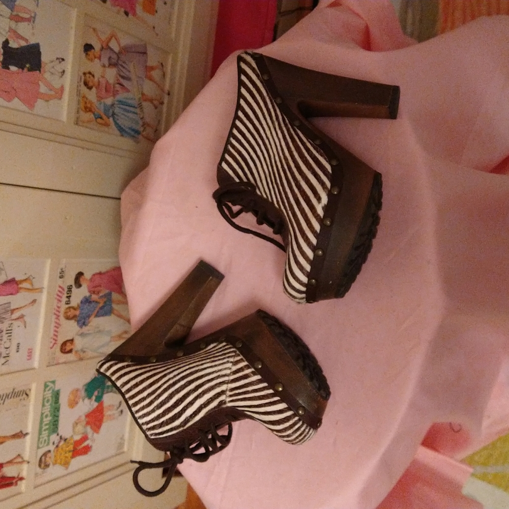 Sam Edelman brown striped leather heels Sz 5 🎁